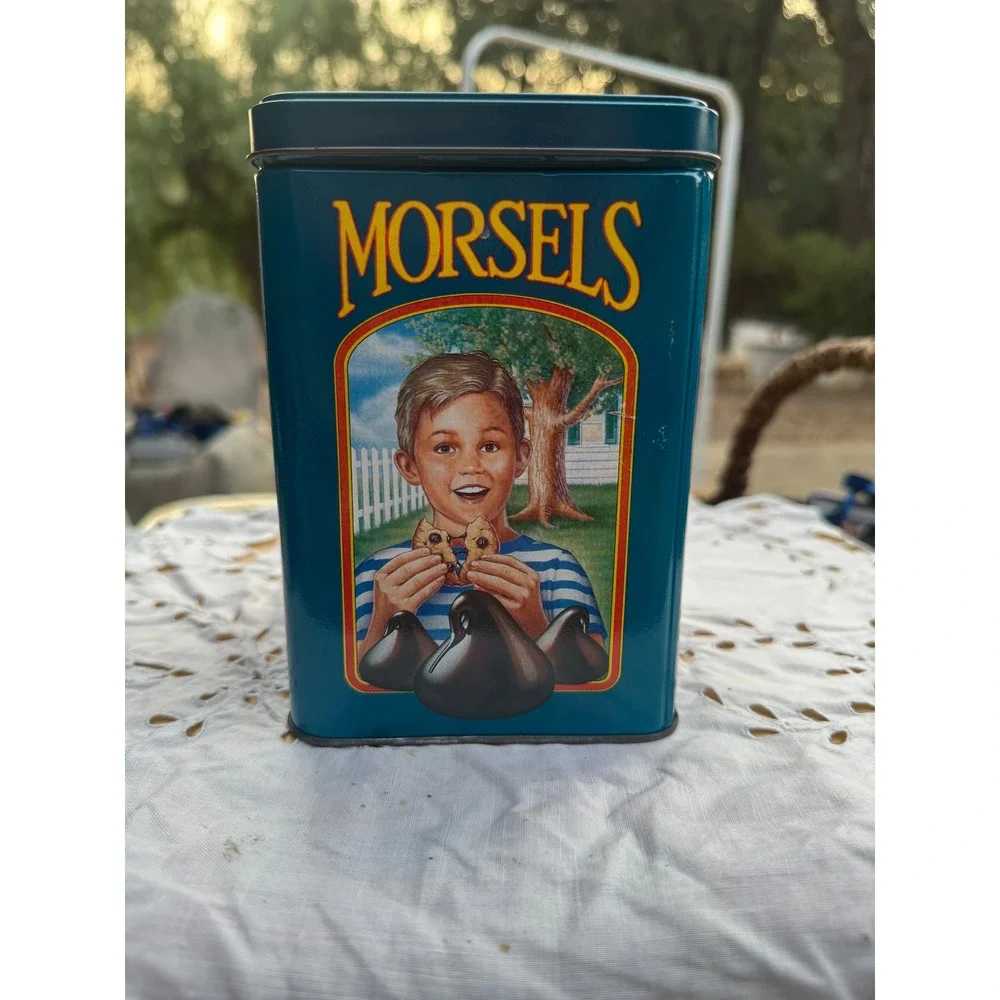 Vintage Nestle Toll House Cookies Limited Edition Tin‎ Teal Blue Collectible Box